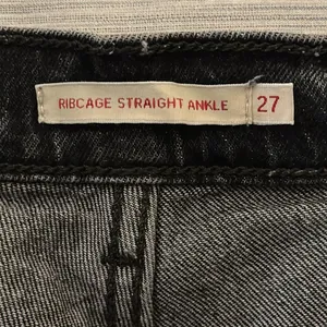 Levi’s Ribcage Straight Ankle Sz 27 thumbnail 7