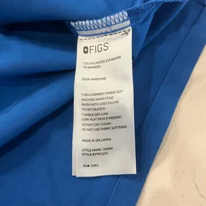 FIGS Scrub Set Casma top and HW Zamora Jogger Bottoms Royal Blue Medium Petite thumbnail 4
