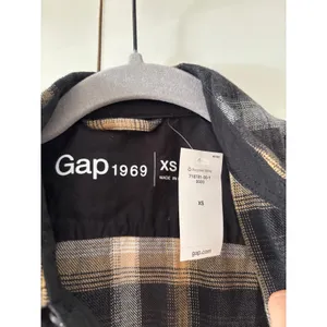 Gap 1969 XS Black Beige Plaid Button Down Shirt thumbnail 3