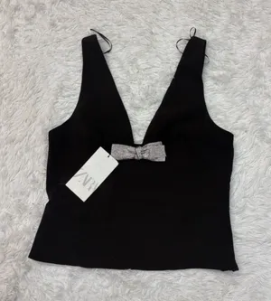 NWT Zara Black V-Neck Bow-Accent Tank Top thumbnail 1