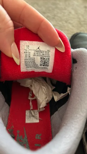 Air Jordan 3 Retro thumbnail 4