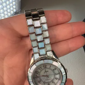aria AR-410 mother of pearl quartz watch silver tone bracelet original box thumbnail 8