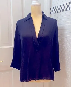 Ann Taylor Navy blue 💯 silk collared tunic/ blouse. 3/4 length sleeves.Size M. thumbnail 6