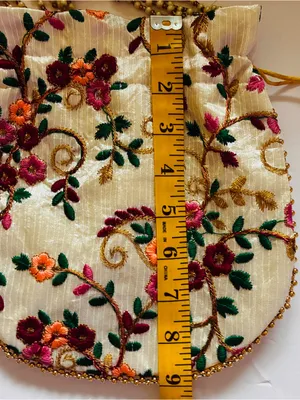 Embroidered Cream Floral Beaded Handle Women's Evening Bag thumbnail 6