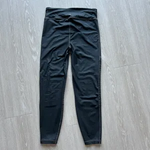 GAP Fit Moto Leggings Womens Medium 7/8 High Rise Black thumbnail 3