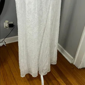 Lulus White Sleeveless Scoop Neck Wedding Gown thumbnail 4