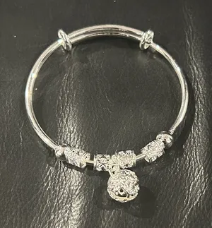 Elegant adjustable Silver Charm Bracelet NWOT thumbnail 1