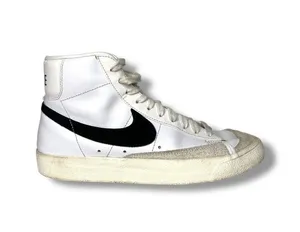 Nike Blazers Mid 77 White Sneakers Athletic Trainers Shoes Size 8 thumbnail 1