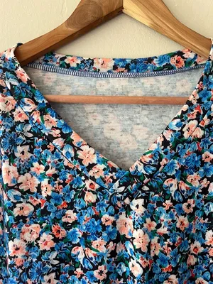 Floral Blouse Sz M Oversized Blue Ruffle bell sleeves V Neck Pullover thumbnail 3