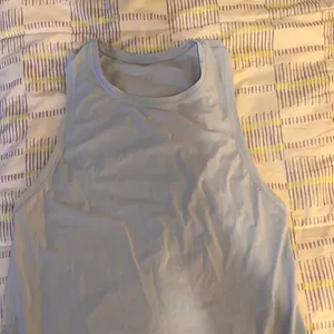Lululemon tank thumbnail 1