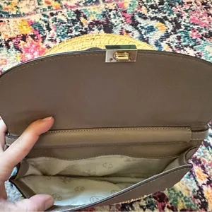Tory Burch Leather Crossbody Bag thumbnail 9