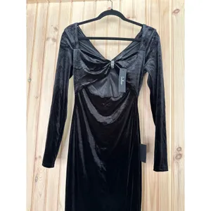 NWT Lulus Hollywood Heyday Black Velvet Long Sleeve Mermaid Maxi Dress Banquet M thumbnail 5