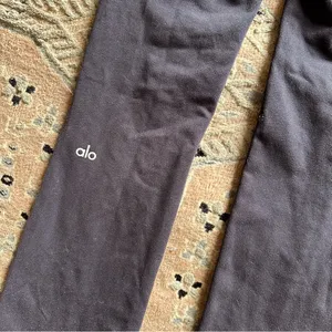 ALO Airbrush High Waist Flutter Legging in Black Sz. XS thumbnail 13