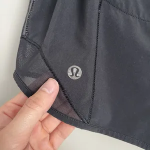 Lululemon Size 6 Black Hotty Hot Shorts Running Lined Workout 3.5" Inseam thumbnail 5
