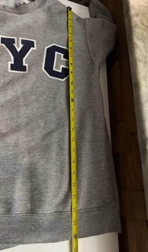 Fruit of the Loom Vintage NYC Crewneck Gray Sweatshirt, Size Small thumbnail 8