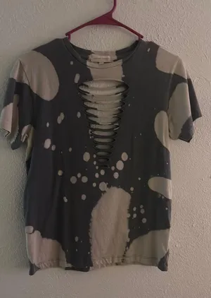women’s top thumbnail 1