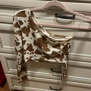 Dry Goods Cow print top thumbnail 2