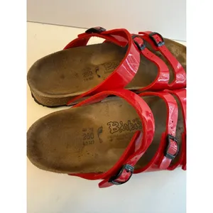 Birki’s by Birkenstock Havanna Sandal Women’s Sz 9 Patent Red Birko-Flor 3-Strap thumbnail 3