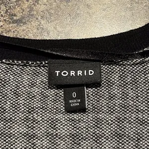 Torrid Cardigan Sweater Long Houndstooth Academia Preppy Black White 0 Large 12 thumbnail 3