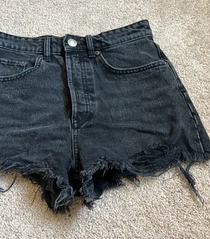 ZARA Black High Rise Distressed Cheeky Denim Shorts Size 2 thumbnail 9
