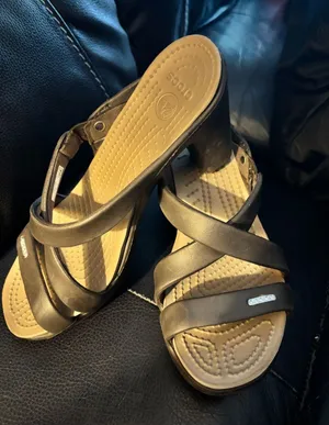 Crocs Cyprus IV heel sandals in a brown and tan color size 7 thumbnail 1
