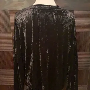 Wishlist crushed velvet over sized long sleeve top thumbnail 2