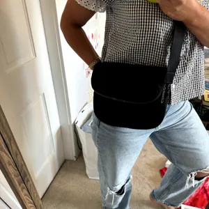 Lululemon Womens Black Lightweight Slim Nylon Crossbody Belt Bag NWOT thumbnail 9