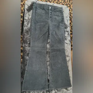 American Eagle Stretch Corduroy Super High-Waisted Flare Pant in Night Time Navy thumbnail 6