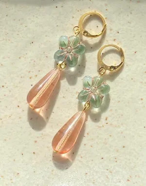 Handmade quality Czech glass flower beads & teardrops dangle earrings💚 thumbnail 4