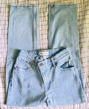 Abercrombie Curve Love 90s Straight Jeans thumbnail 2