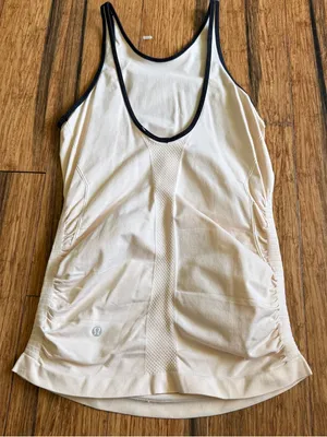 Lululemon Seamless Tank Top Low Back Size 6 thumbnail 1