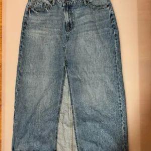 Jean Skirt Midi By Hidden Jeans Size: M New With Tags thumbnail 2