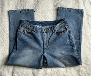 Alice + Olivia cropped denim capris thumbnail 1