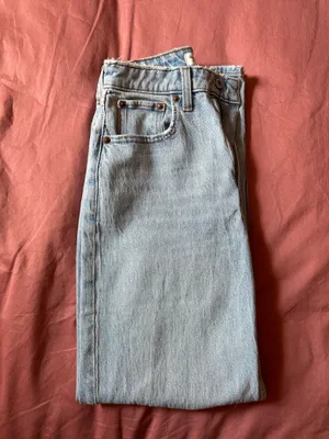 Abercrombie High-Rise Jeans 90s Relaxed thumbnail 4