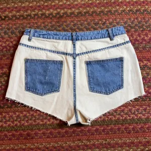 Missguided RIOT TWO TONE HIGH RISE MOM JEAN SHORTS thumbnail 3