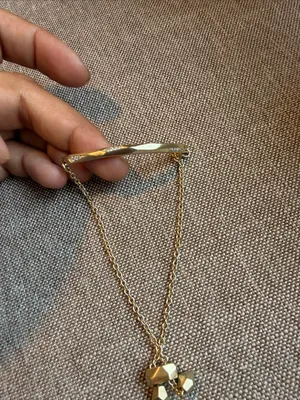 Kendra Scott Gold Curved Bar Bracelet with Polished Finish thumbnail 3