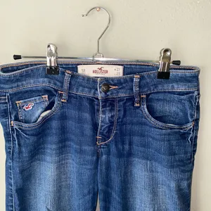 Hollister Low Rise Super Stretch Jeans thumbnail 2