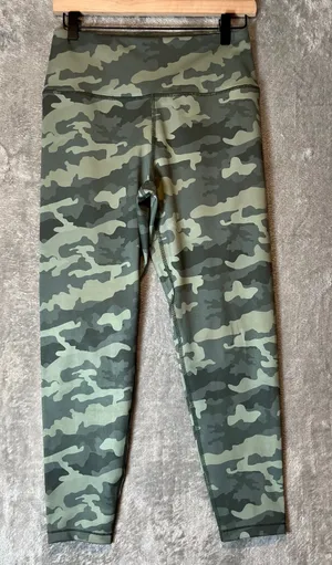 Thrive Societe Women’s Printed 7/8 Leggings Size Large‎ Camo Green New thumbnail 1