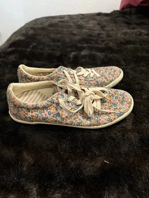 Taos Women's Star Burst Sneaker Shoes Floral Flowers 10 thumbnail 5