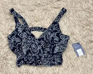NWT Universal Threads Crop Top size small thumbnail 1