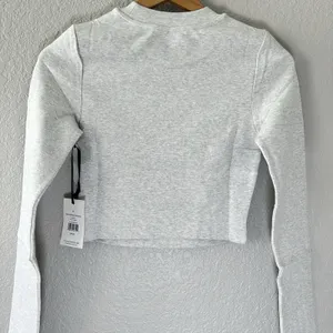 NWT‎ IVL Collective Cotton Jersey Cropped Top Womens Heather Gray Small Athletic thumbnail 4