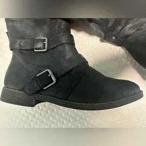 Celia Black under knee Boots thumbnail 3