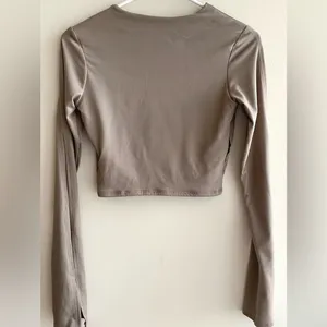 Klesis Taupe Cropped Long-Sleeve Top with Cutouts on Sleeves, Size S thumbnail 10