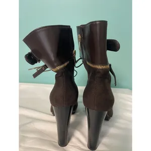 Italina Brown Suede Ankle Boots Gold Zipper and Buckle Size 7.5M‎ thumbnail 3