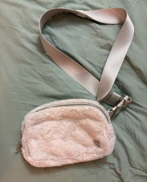 Lululemon Belt Bag thumbnail 1