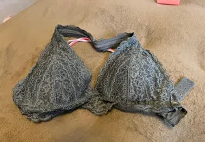 Hollister grey lace bralette thumbnail 1