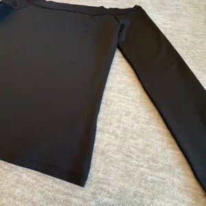 Tuckernuck Black Long Sleeve Laila‎ Top Size XL Off the Shoulder Stretch NWOT thumbnail 4