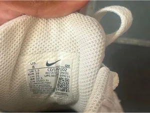 Super Cute Nike Shoes Women’s Size 8 thumbnail 3