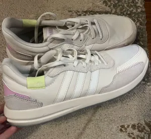 Adidas shoes thumbnail 1