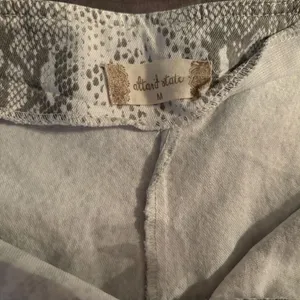 Altar'd State Gray Snake Print High Waist Women's Shorts thumbnail 3